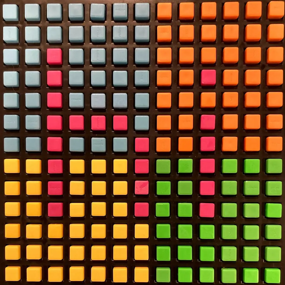 color squares in four quadrants with red hi in center