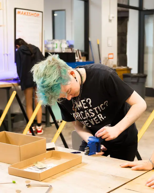 Pizza+Wire Wearables (6th-8th graders)